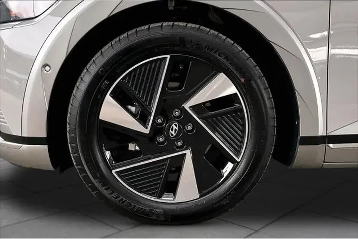 $39427 : Hyundai IONIQ 5 2025 Limited image 10