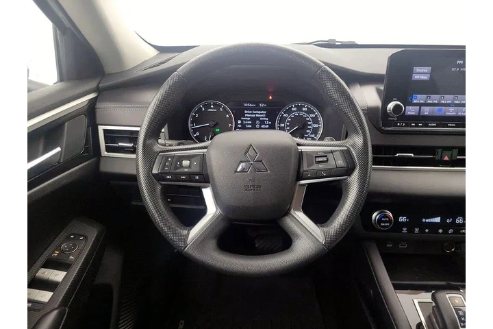 $23998 : Mitsubishi Outlander 2023 AW image 10
