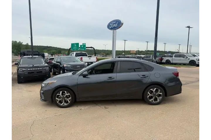 $14492 : Kia Forte 2019 LXS 4dr Sedan image 4