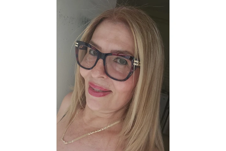 Señora guapa image 1