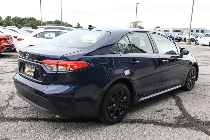 $19588 : 2023 Corolla LE image 4