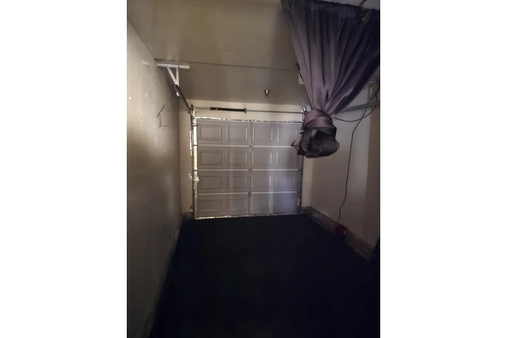$500 : Room garage Rialto ca image 3
