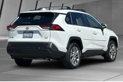 $29500 : Toyota RAV4 2019 AWD XLE Pre thumbnail