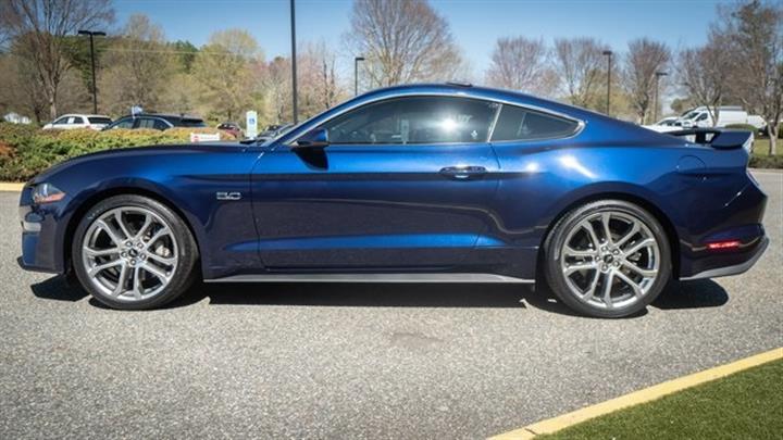 $35998 : PRE-OWNED 2018 FORD MUSTANG G image 3