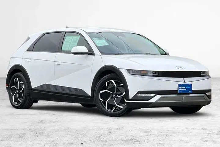 $21990 : Hyundai IONIQ 5 2023 SE 4dr image 2