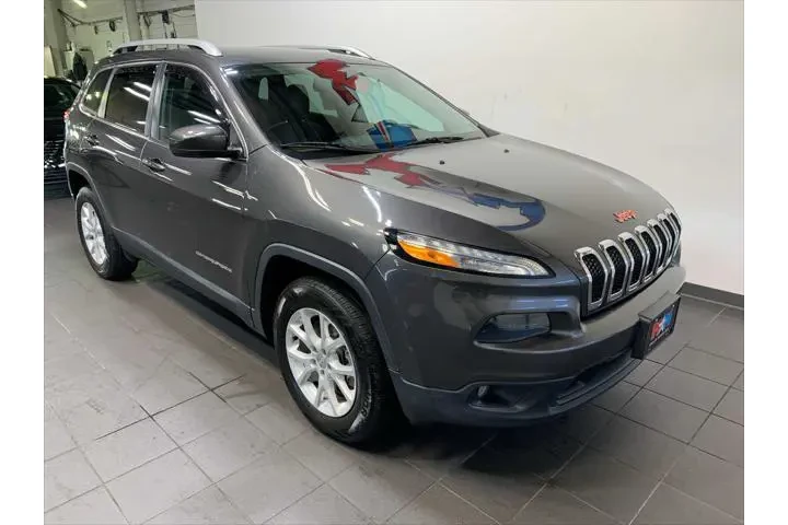 $21989 : Jeep Cherokee 2018 4x4 Latit image 2