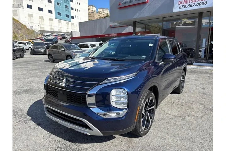 $27088 : Mitsubishi Outlander 2024 SE image 2