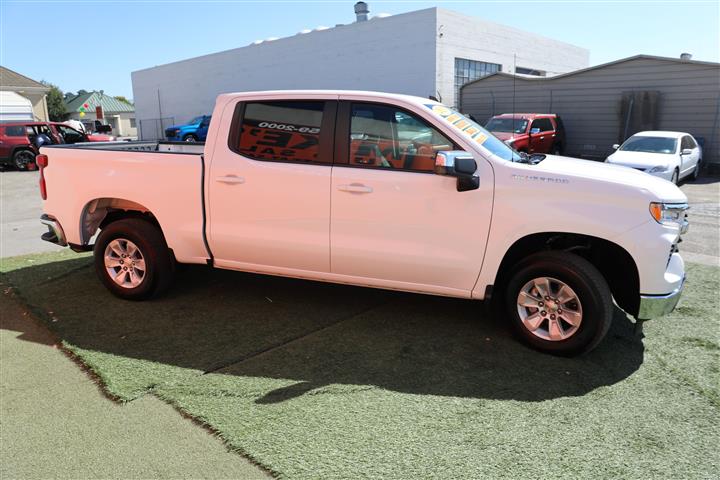 2023 CHEVROLET SILVERADO LT image 5