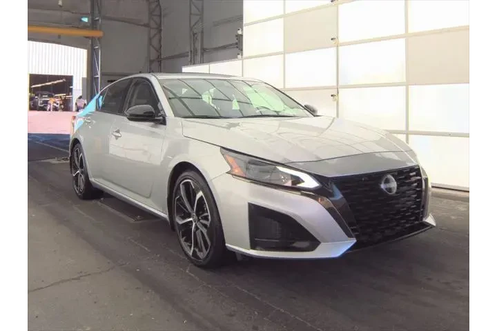 $22527 : Nissan Altima 2024 2.5 SR 4d image 3