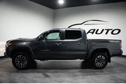 $32803 : 2020 Tacoma 4WD TRD Sport thumbnail