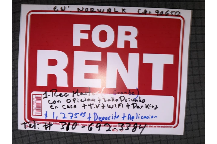 $1275 : 1 Rec Amueblada Oficina+TV+Wif image 7