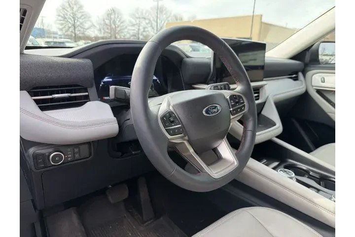 $33669 : Ford Explorer 2025 Active 4d image 8