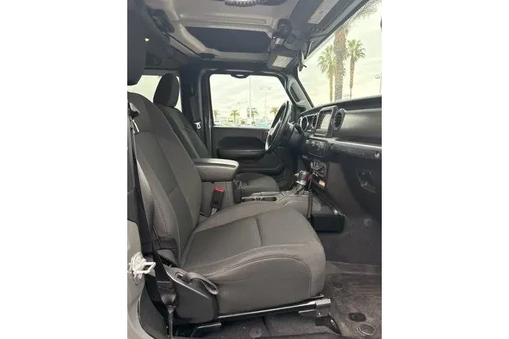 $24836 : Jeep Wrangler 2020 4x4 Willy image 3