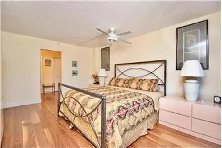 $4290 : Rental property with 3 bedro image 8