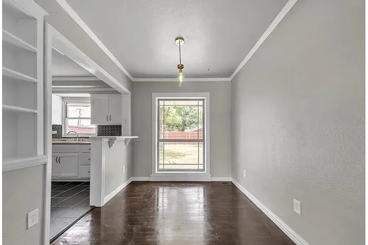 $1350 : HOUSE RENT IN DALLAS TAXES image 2