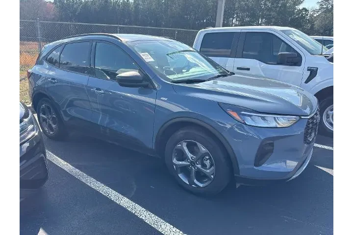 $24941 : Ford Escape 2025 ST-Line 4dr image 2