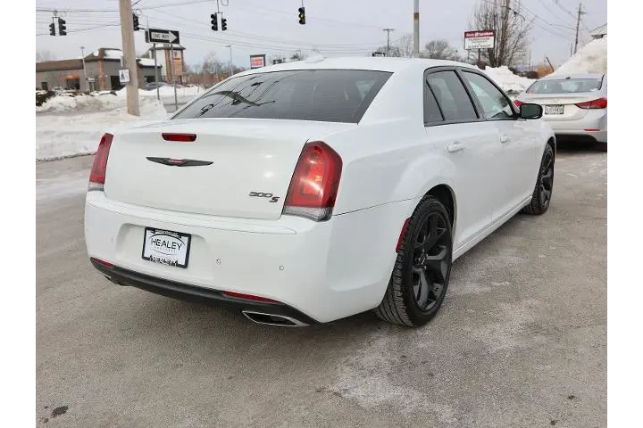 $30000 : Chrysler 300 2022 S V6 4dr S image 7