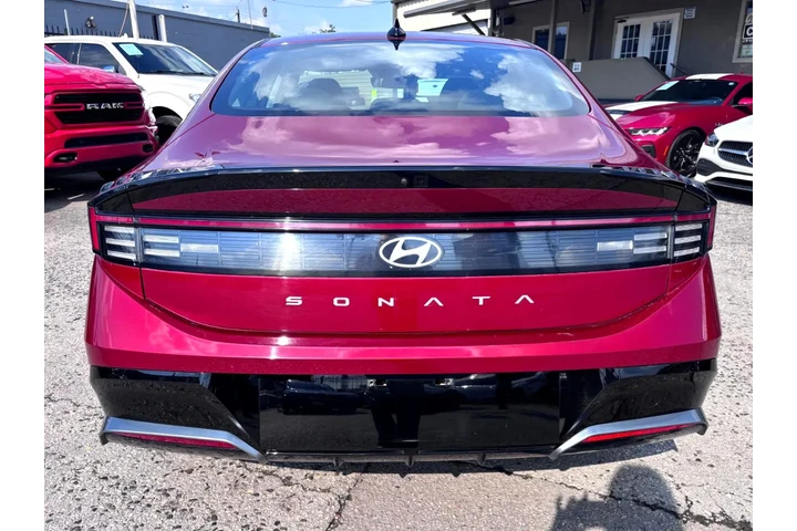 2024 Sonata SEL image 4