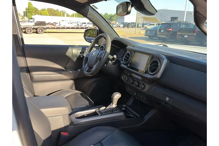 $38669 : Toyota Tacoma 2021 4x4 TRD P image 5
