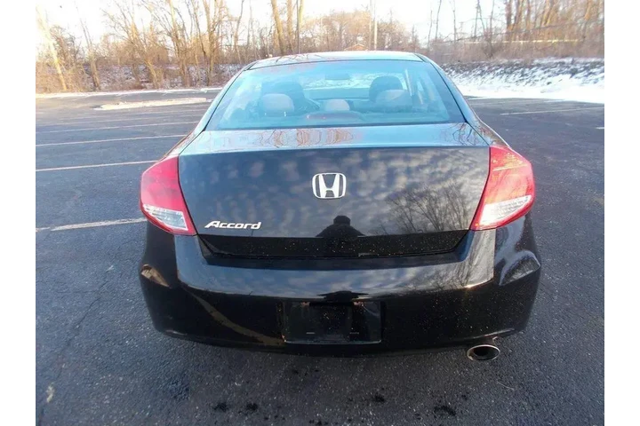 $5500 : Clean 2012 Honda Accord LX-S image 4
