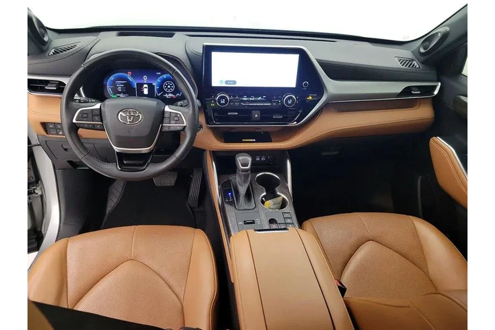 $39998 : Toyota Highlander Hybrid 202 image 9