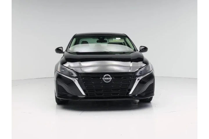 $21998 : Nissan Altima 2023 2.5 SV 4d image 5