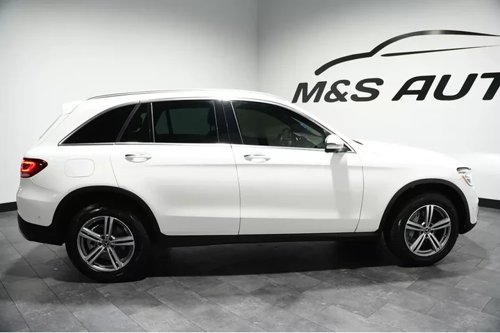 $16568 : 2021 GLC 300 image 9