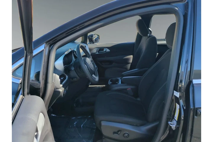 $33500 : Chrysler Pacifica 2024 Touri image 9