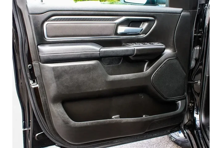 $36990 : Ram 1500 2025 4x4 Big Horn 4 image 8