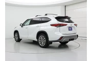 $39998 : Toyota Highlander 2022 AWD P thumbnail