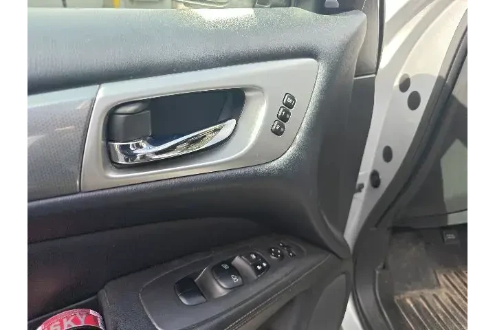 $10990 : Nissan Pathfinder 2019 S 4dr image 9