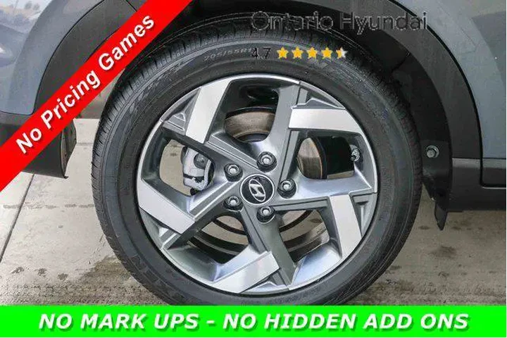 $20862 : Hyundai VENUE 2025 SEL 4dr C image 10