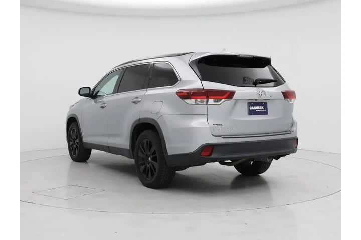$26998 : Toyota Highlander 2019 SE 4d image 2