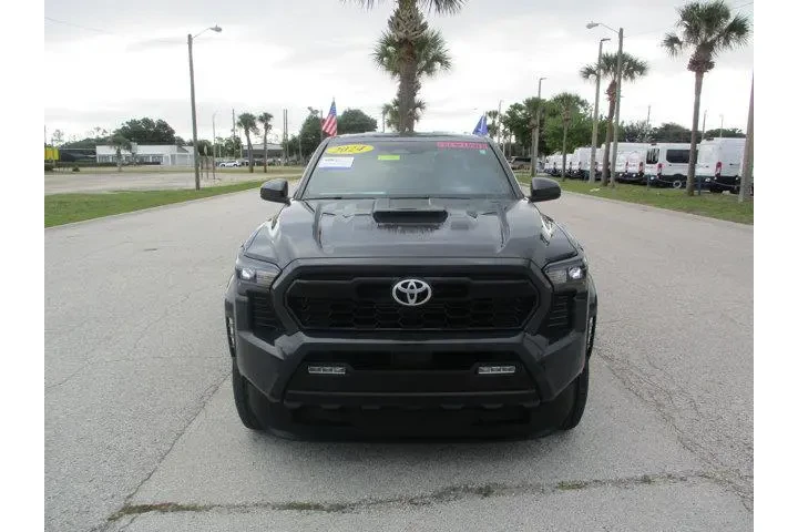 $38995 : Toyota Tacoma 2024 4x2 SR5 4 image 2