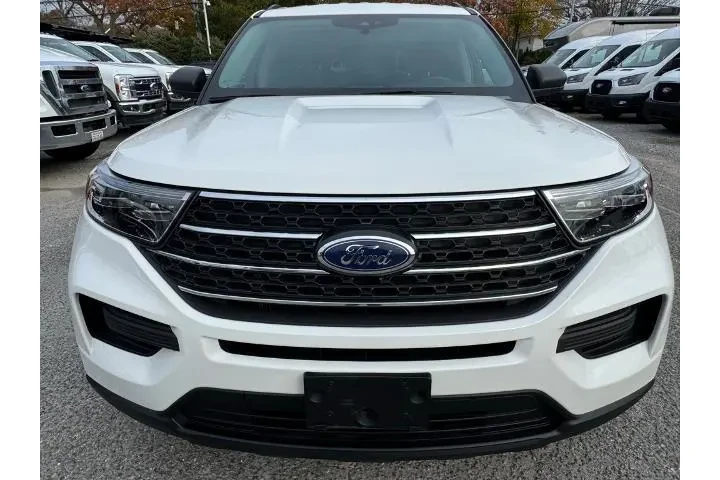 $29900 : Ford Explorer 2023 AWD XLT 4 image 2
