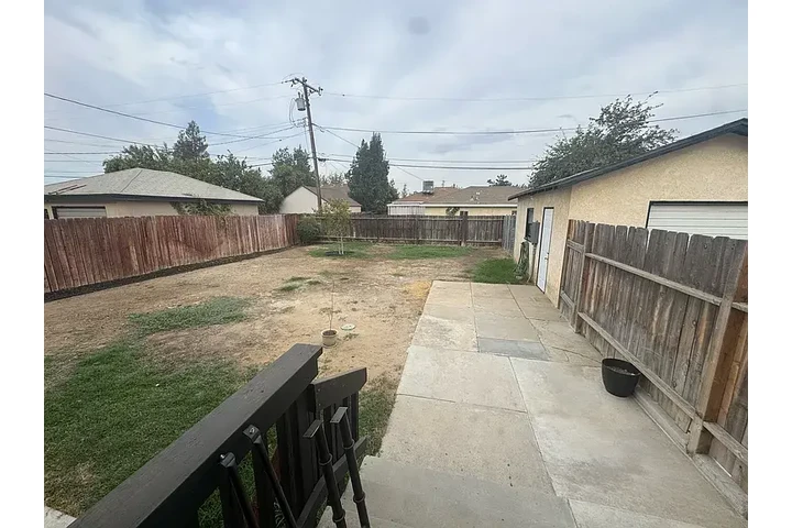 $800 : Beautifully refreshed 2-bedroo image 8