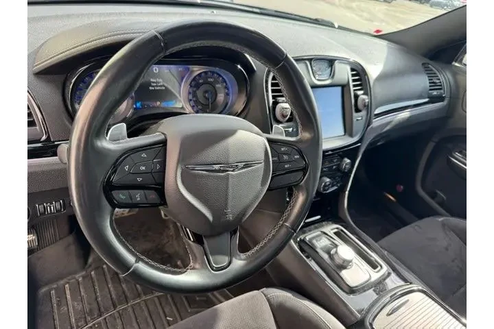 $16494 : Chrysler 300 2017 AWD S 4dr image 8