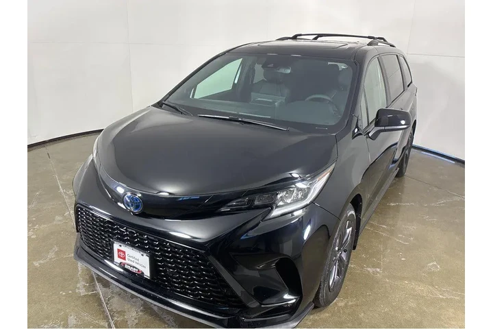 $52989 : Gold Certified2025 Sienna XSE image 10