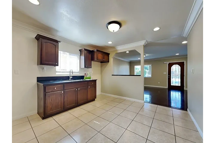 $1850 : Affordable Apartment For Rent image 3