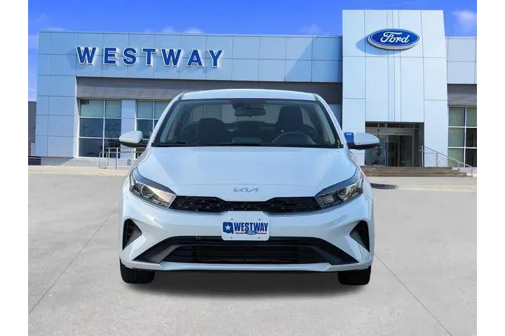 $16995 : Kia Forte 2023 LX 4dr Sedan image 7