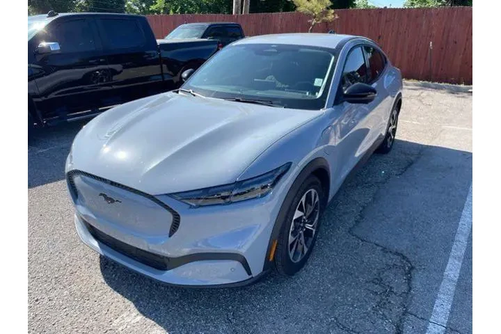 $30995 : Ford Mustang Mach-E 2025 Sel image 2