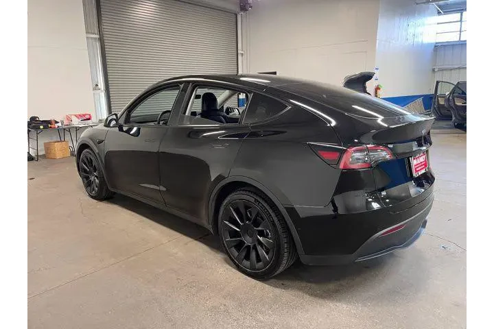 $28829 : Tesla Model Y 2021 AWD Long image 5