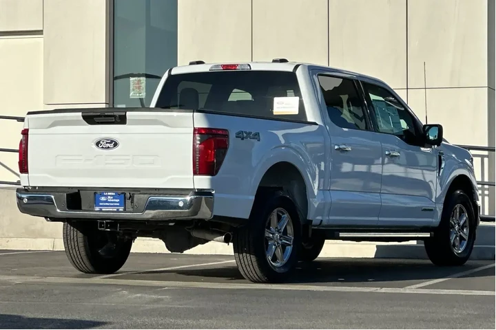 $38800 : Ford F-150 2024 4x4 XLT 4dr image 3