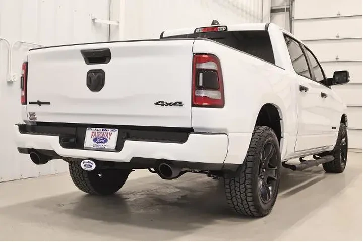 $39500 : Ram 1500 2023 4x4 Big Horn 4 image 9