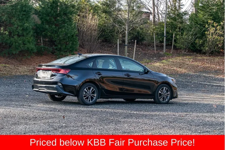 $13495 : Kia Forte 2024 LX 4dr Sedan image 9