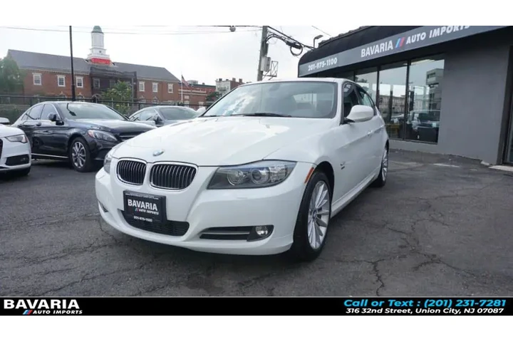 $12995 : 2011 3 Series 4dr Sdn 335i xD image 3