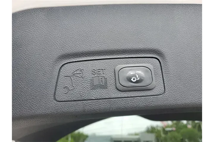 $14990 : Lincoln MKC 2018 Premiere 4d image 9