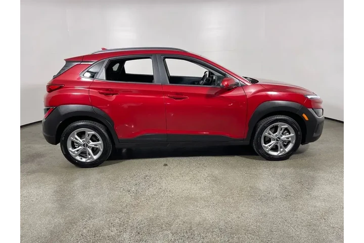$21995 : Hyundai KONA 2023 AWD SEL 4d image 2