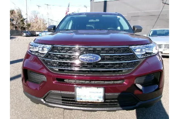 $30996 : Ford Explorer 2023 AWD XLT 4 image 2