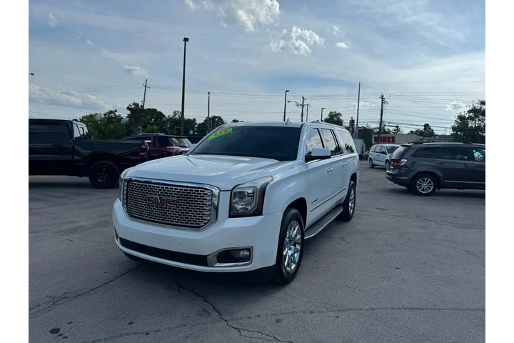 2017 GMC Yukon XL 4WD 4dr Den image 5